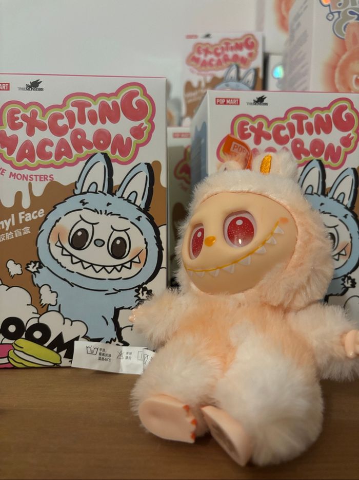 2 peluches labubu édition macaron Monster