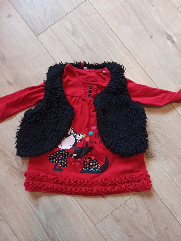 Ensemble gilet sans manche fourrure et t-shirt