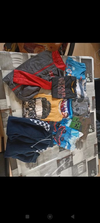 Lot de vêtements garçon taille 8 ans
