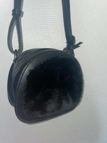Sac bandoulière à poils doux