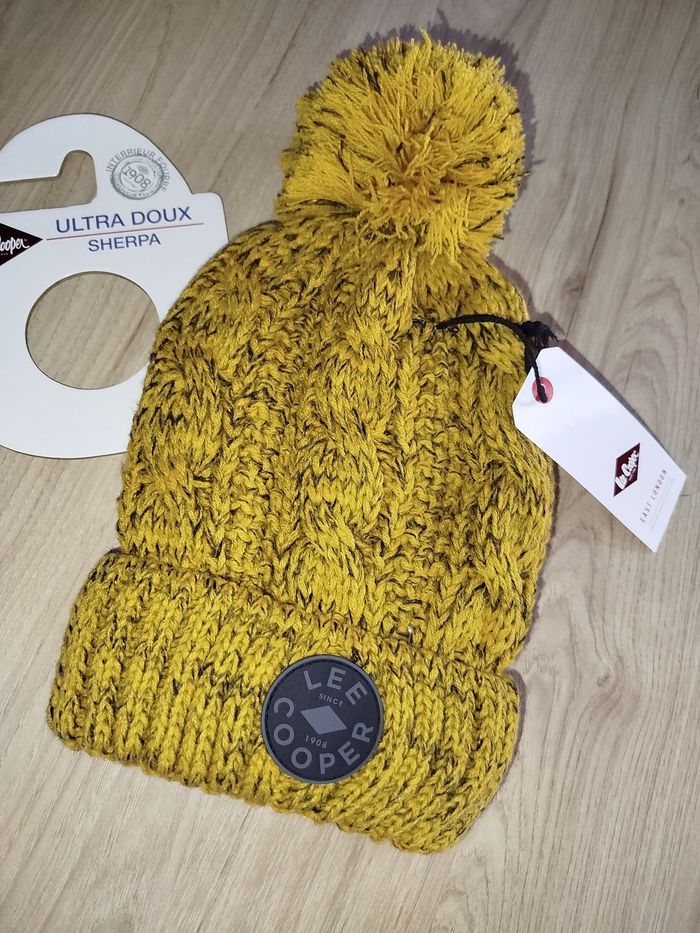 Bonnet avec pompon - photo numéro 5