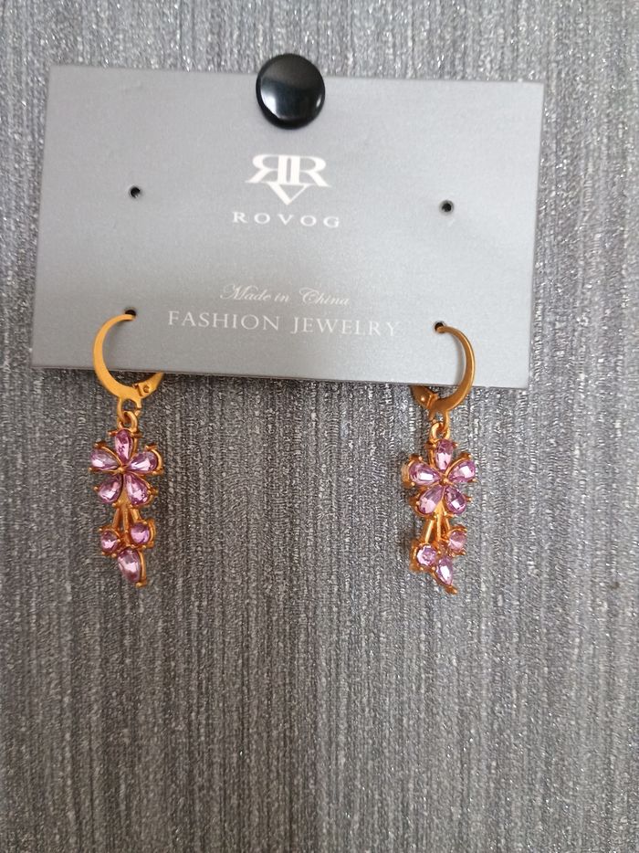 Boucles d'oreilles fantaisie et strass