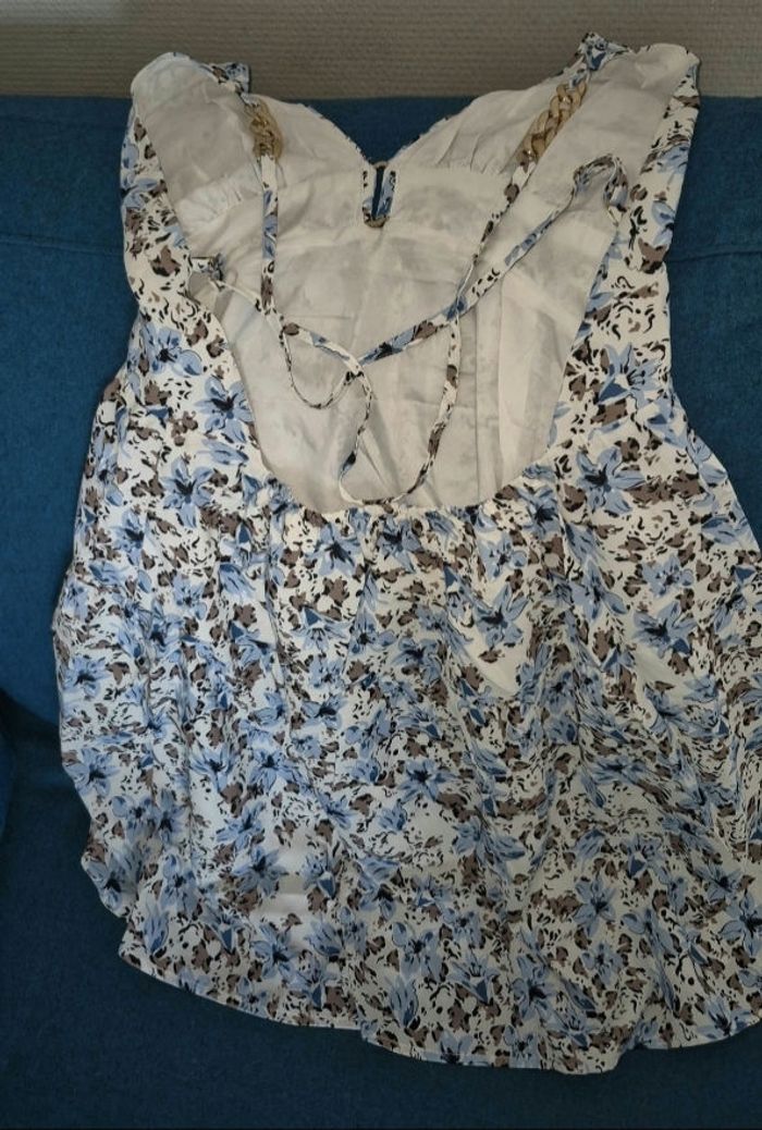 Robe courte décolleté américaine - photo numéro 2