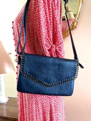 Sac à Main Noir Élégant avec Détails en Tresse et chaine brodé