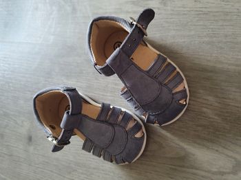 Chaussures pointure 16