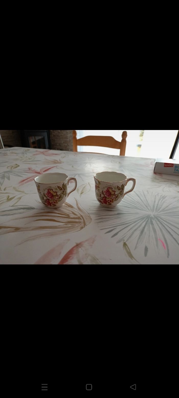 Lot de tasses à café