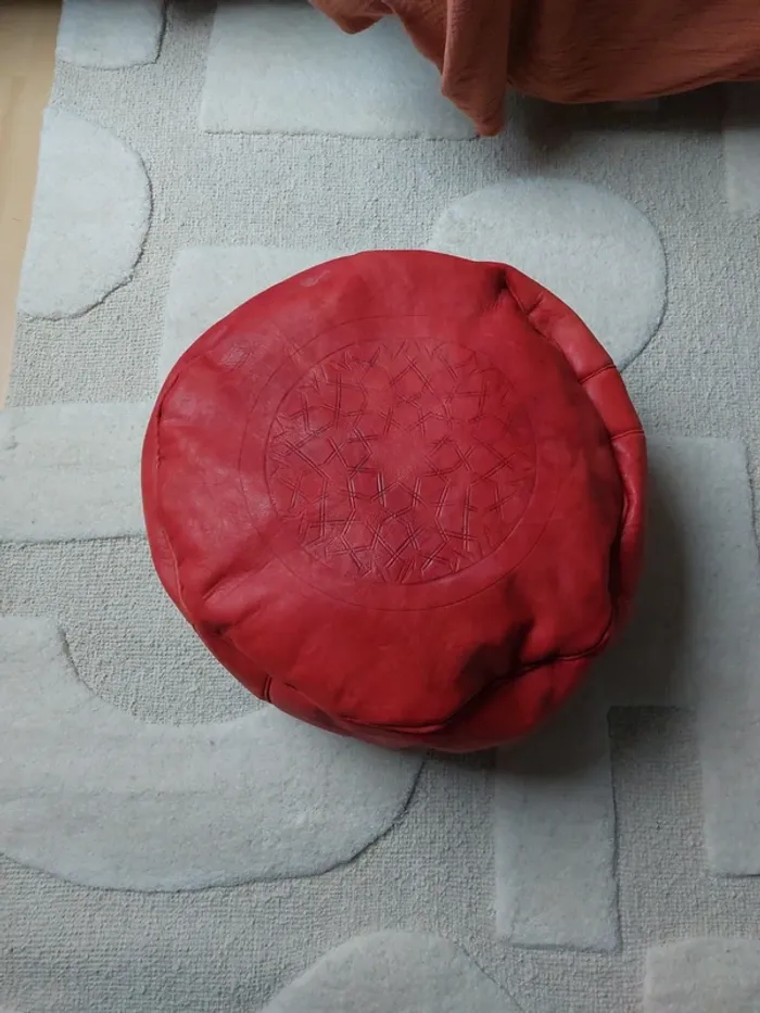Pouf cuir rouge
