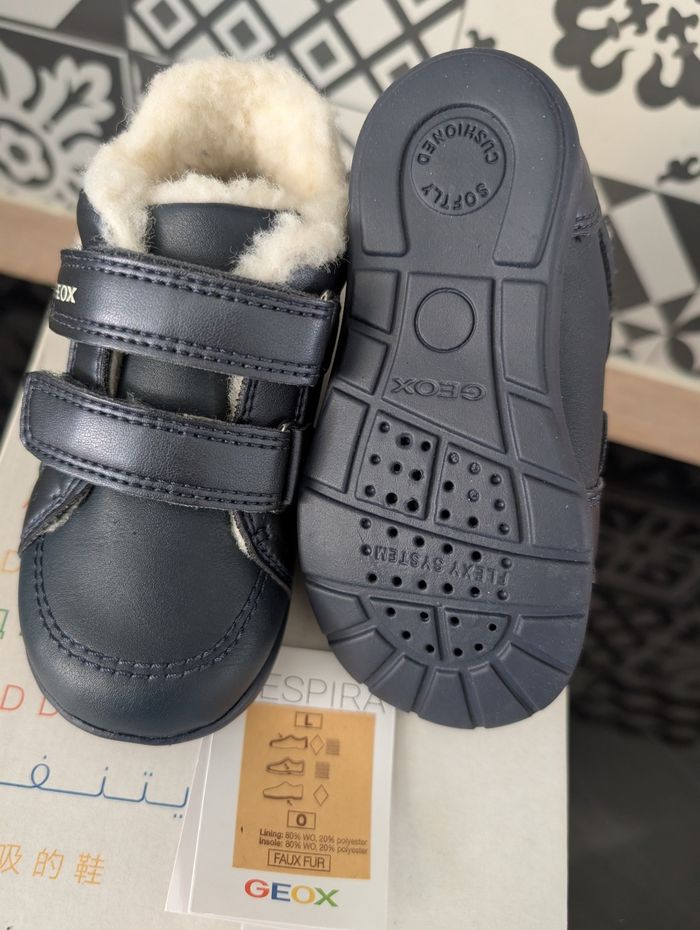 Chaussures fille chaudes. Taille 22. Neuf. Geox. - photo numéro 6