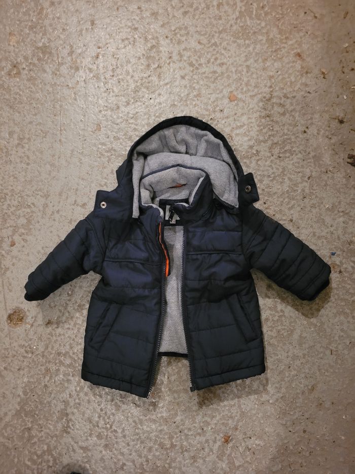 Doudoune Hugo Boss bébé comme neuve