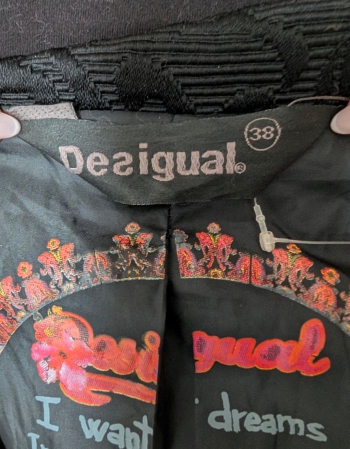Très beau manteau noir Desigual - photo numéro 5