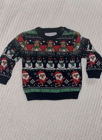 pull Noël bébé très bon état quasiment neuf