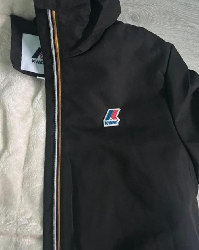 Super veste k-way neuve jamais portée Taille L, parfaite pour l'hiver l'envoi rapide - photo numéro 2