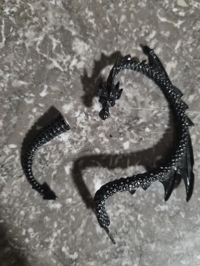 Boucle D'oreille Noir en forme de Dragon - photo numéro 3
