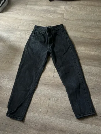 Jeans noir taille haute