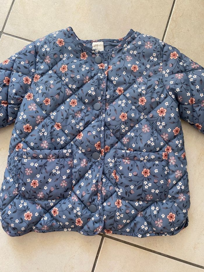 Veste matelassé fleurs fille H&M 92cm - photo numéro 3