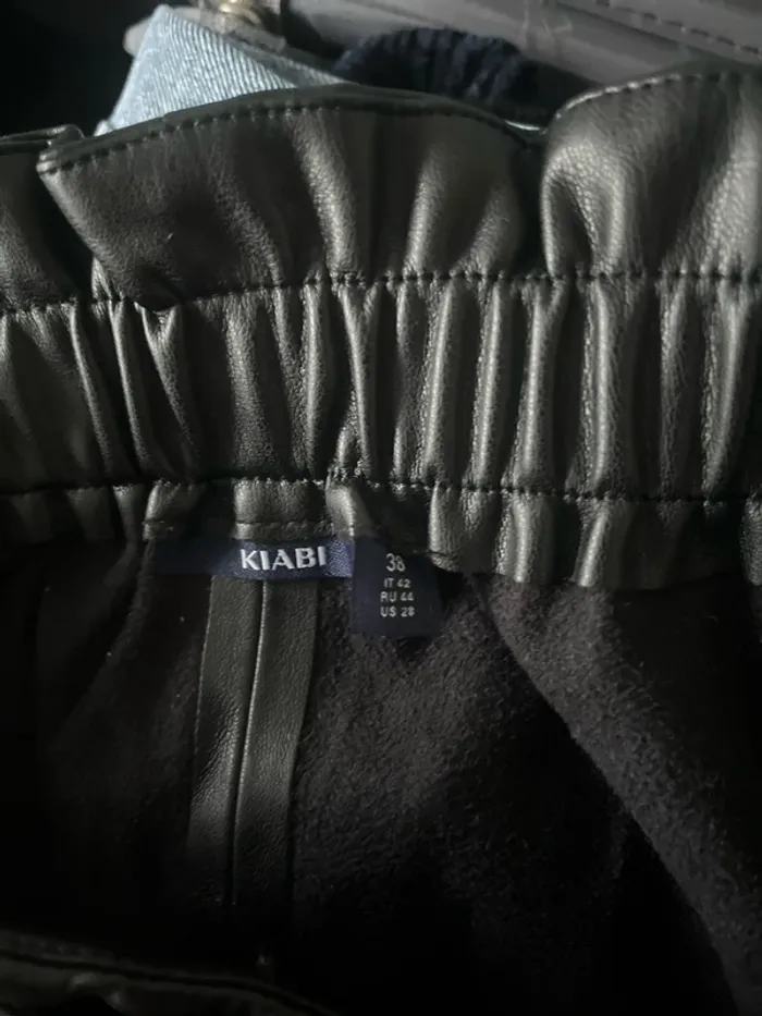 Short en similicuir - photo numéro 3