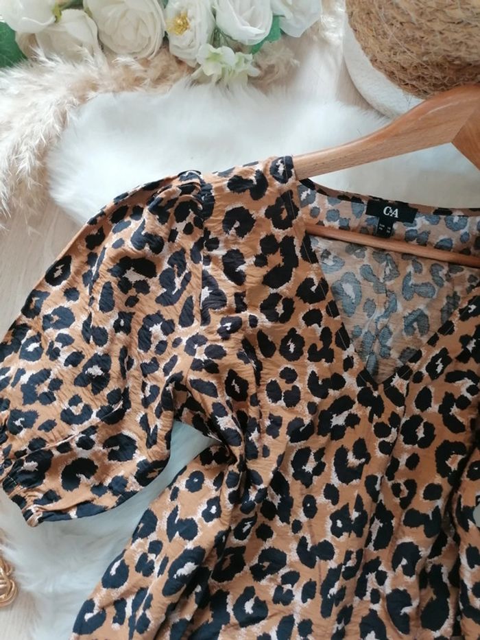 Jolie blouse Leopard taille 38 - photo numéro 2
