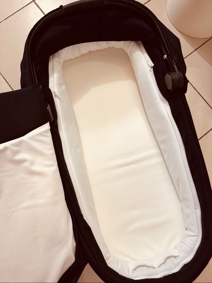 Nacelle Cybex noir - photo numéro 4