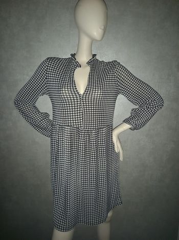 robe noire et blanche motif pieds de poule zara taille 44