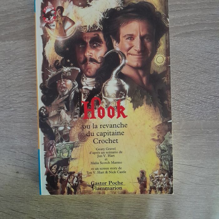 livre poche Hook ou la revanche du capitaine Crochet