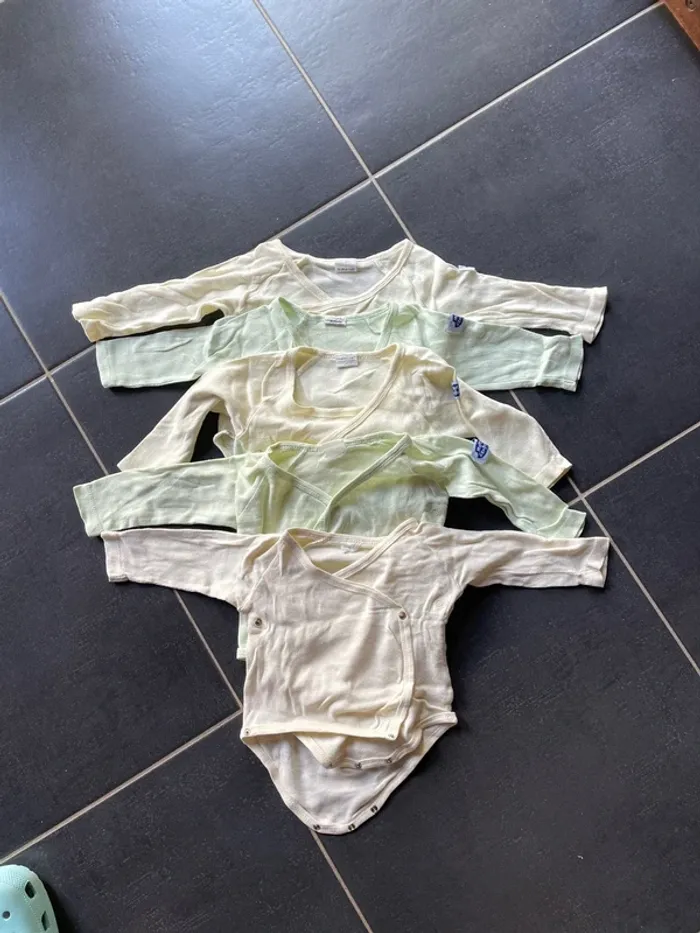 Lot 5 bodies manche longue