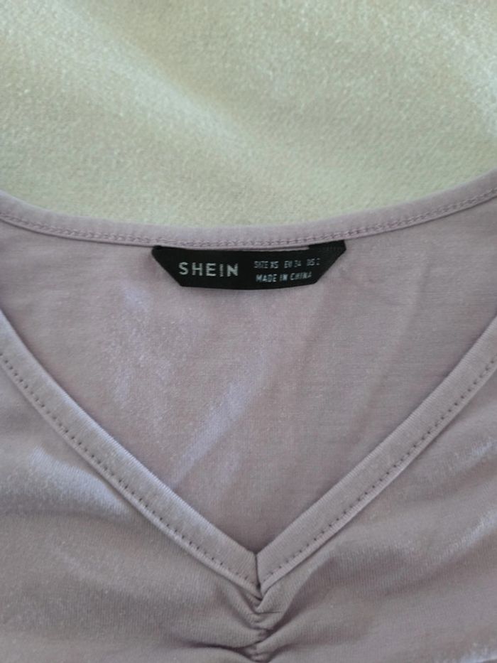 T-shirt Shein en XS - photo numéro 3