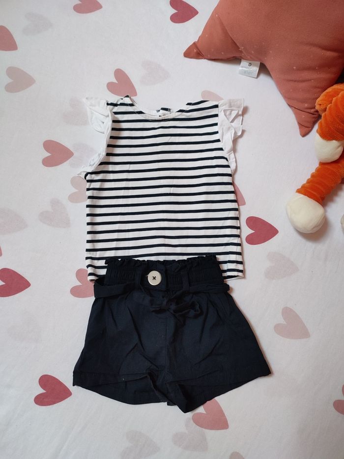 Ensemble marinière + short - 6 mois - Très bon état - Kiabi
