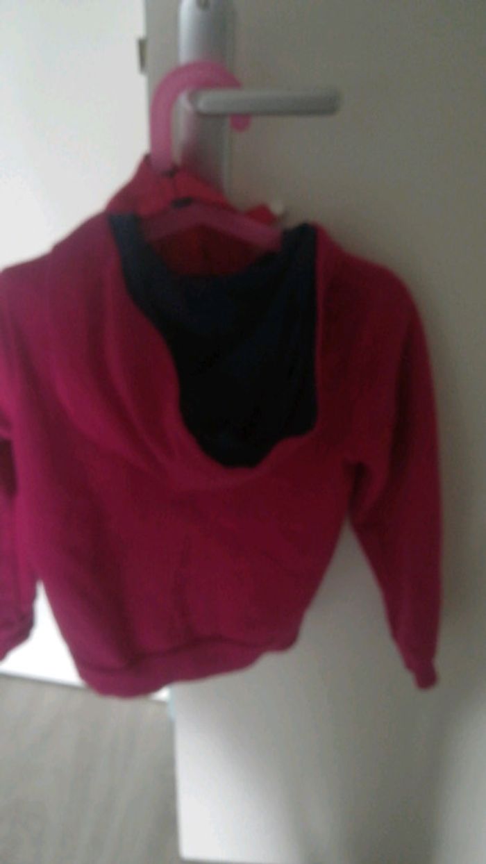 Sweat à capuche et casquette décathlon fushia - photo numéro 2