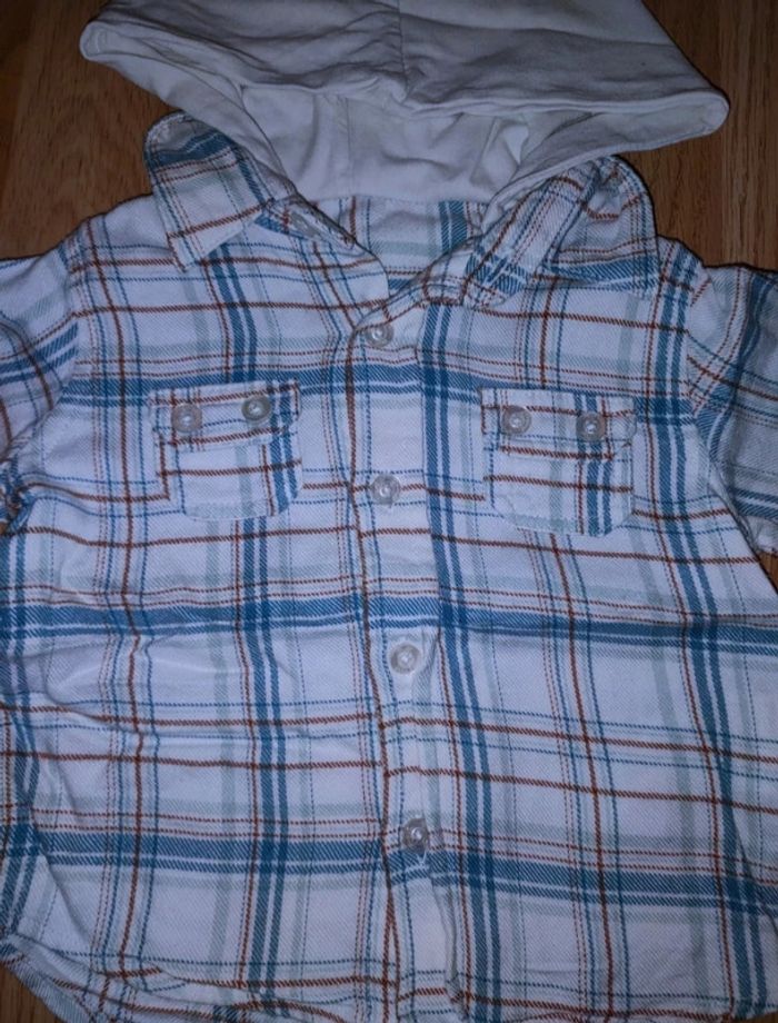 Chemise a capuche 3-6 mois - photo numéro 2