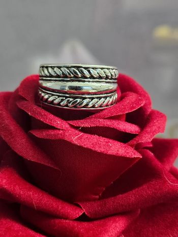 Bague texturee argentée modèle 2 en acier inoxydable