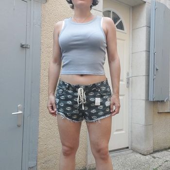 Magnifique mini short Billabong taille 42