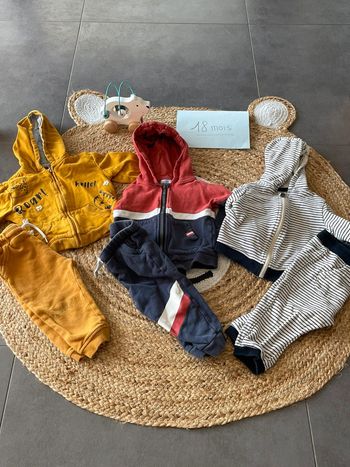 Lot ensembles jogging 18 mois