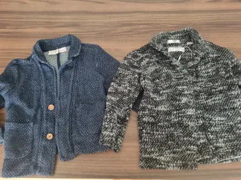 Lot 2 Vestes bebe taille 18 24 mois