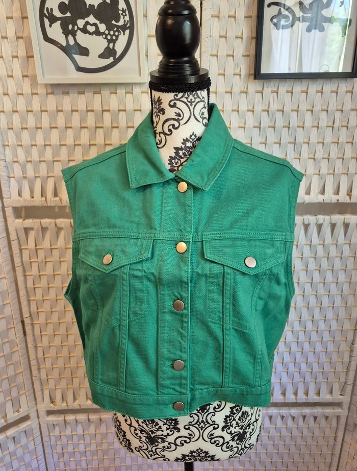 💕Jolie Veste en jean sans manches verte BZB TM / 38 Gilet cropped💕 - photo numéro 3