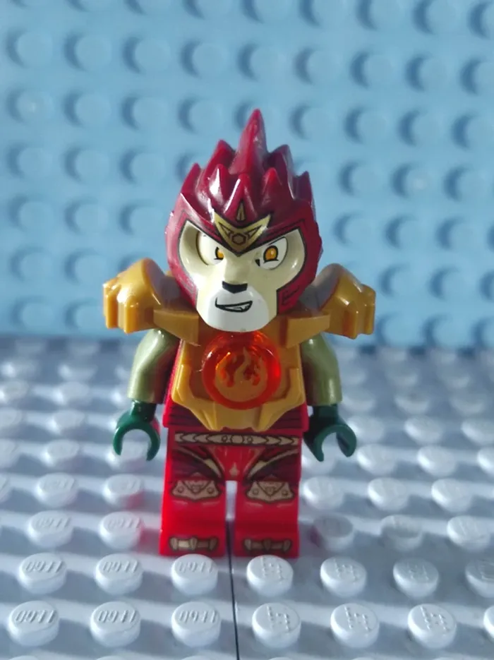 Minifig LEGO Laval - Fire Chi, Heavy Armor, Tan Arms loc093 E10