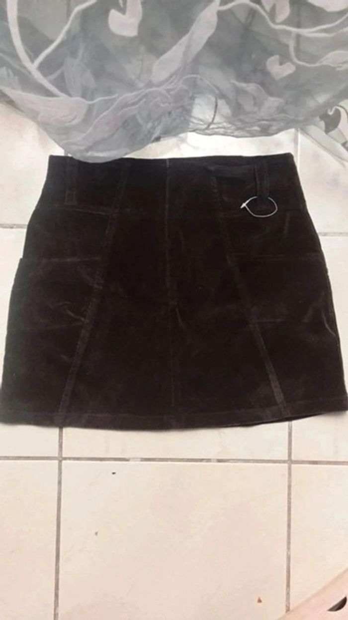 Mini jupe en velours neuve effet légèrement pailleté - photo numéro 2