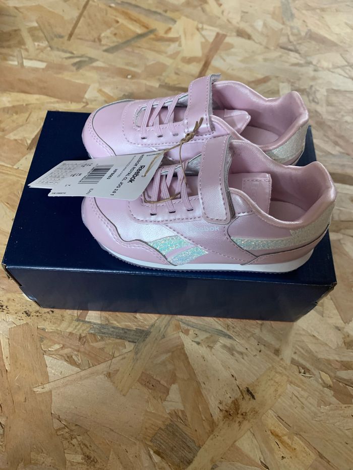 Basket neuve rebook taille 24 - photo numéro 3