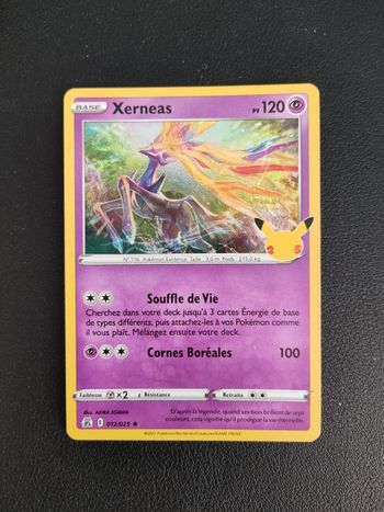 Carte Pokémon Holographique Célébrations Xerneas   12/25