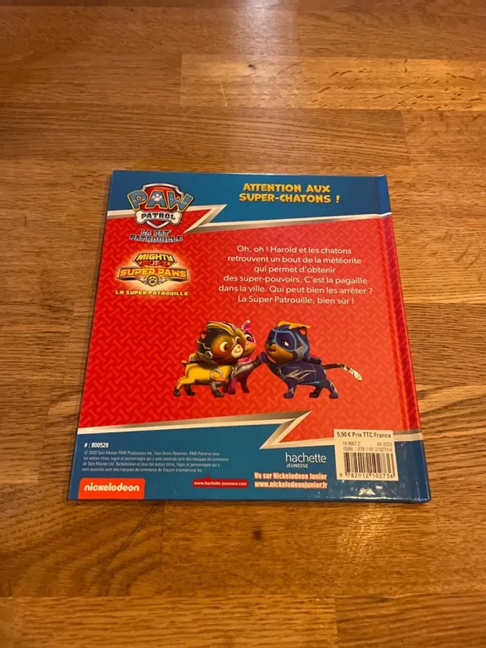 Livre Attention aux super-chatons ! de la super Pat Patrouille Mighty pups Super Paws Paw Patrol - photo numéro 3