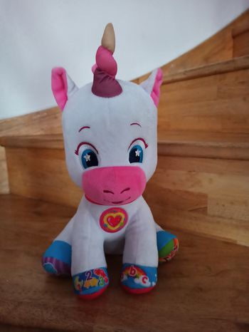Ma douce licorne interactive de Baby Clementoni
