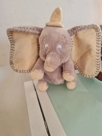 Peluche musicale à accrocher Dumbo disney