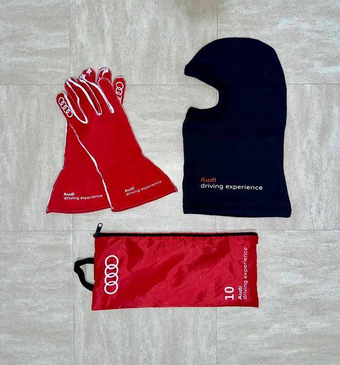 Gants et Cagoule Audi