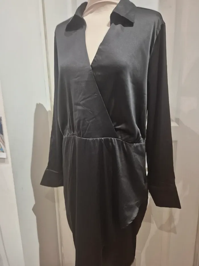 Robe noire neuve 44