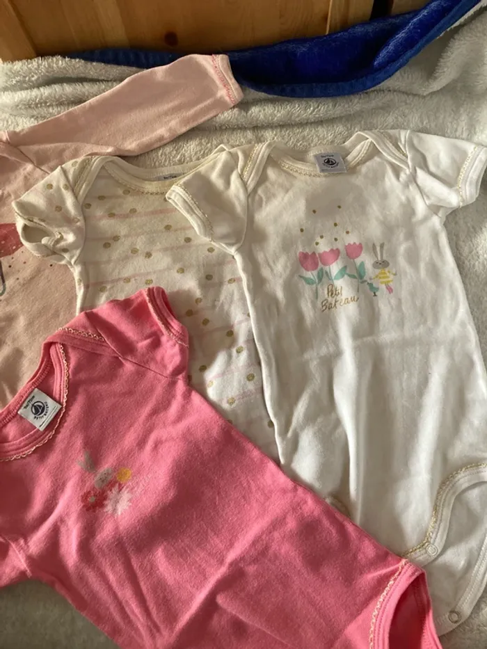 Lot de quatre body petits bateaux, 9 mois - photo numéro 2