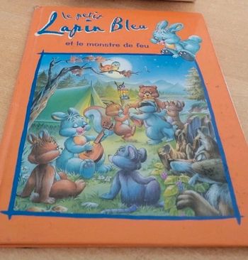 Le petit lapin bleu