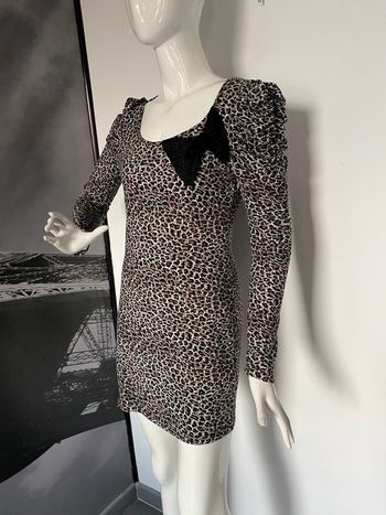Robe motif animalier dos dentelle noire