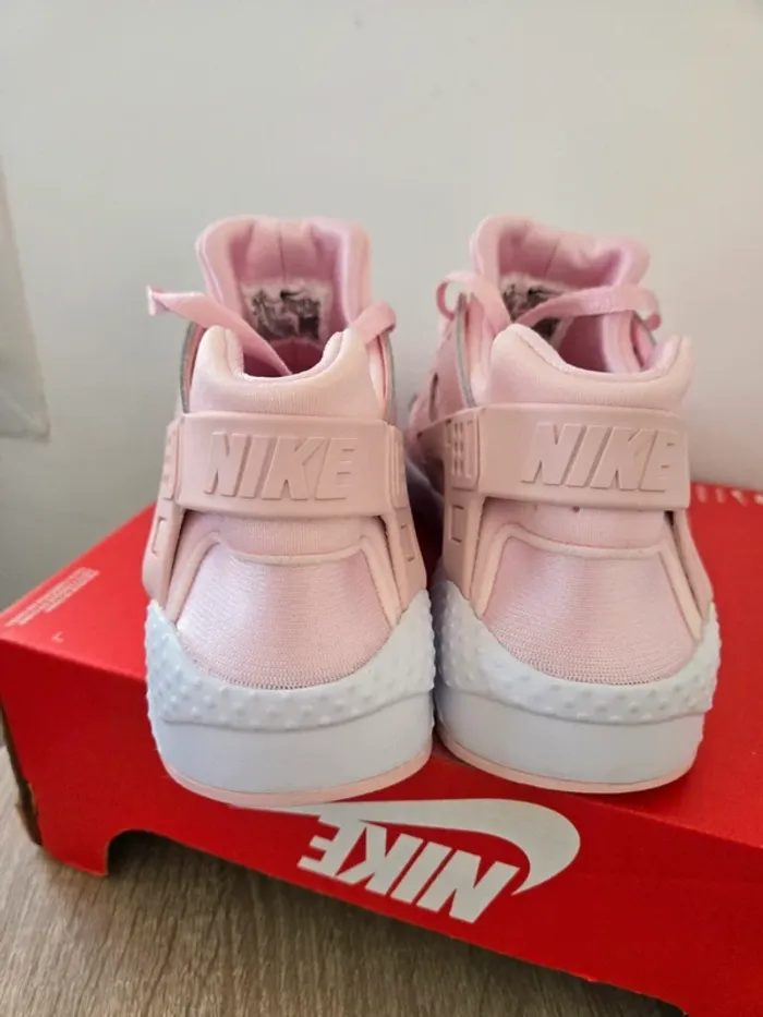 Nike huarache rose taille 36,5 neuves - photo numéro 5