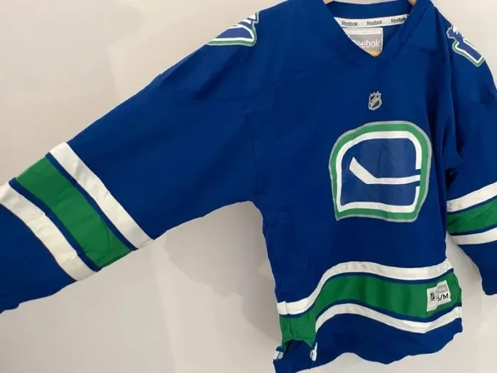 Reebok Youth NHL Vancouver Canucks Size Youth S/M - photo numéro 8