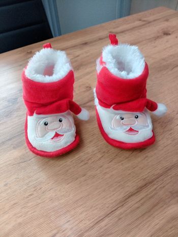 Chaussons de noel neufs pointure 20