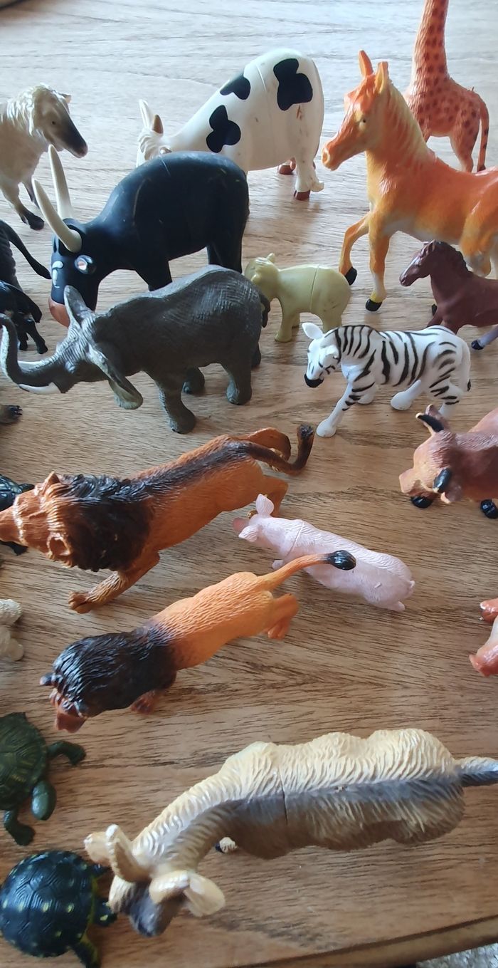 Lot de 35 animaux en plastique pour enfants - photo numéro 3